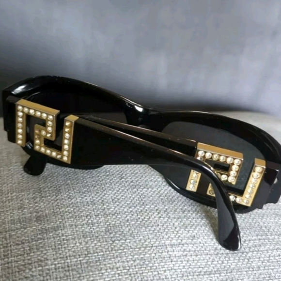 VERSACE Swarovski Crystal Mob Wife Sunglasses Vintage MOD T75/C COL 852RH - Picture 1 of 12
